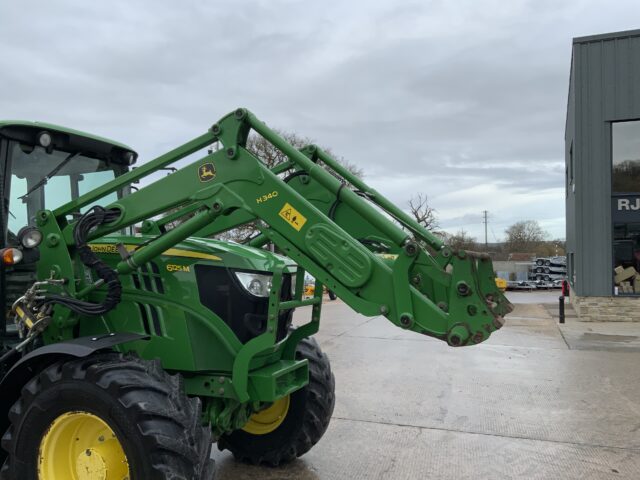 John Deere 6125M Tractor (ST25213)