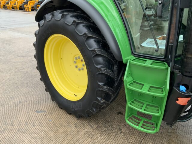 John Deere 6125M Tractor (ST25213)