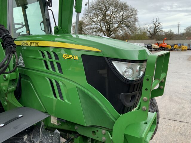 John Deere 6125M Tractor (ST25213)