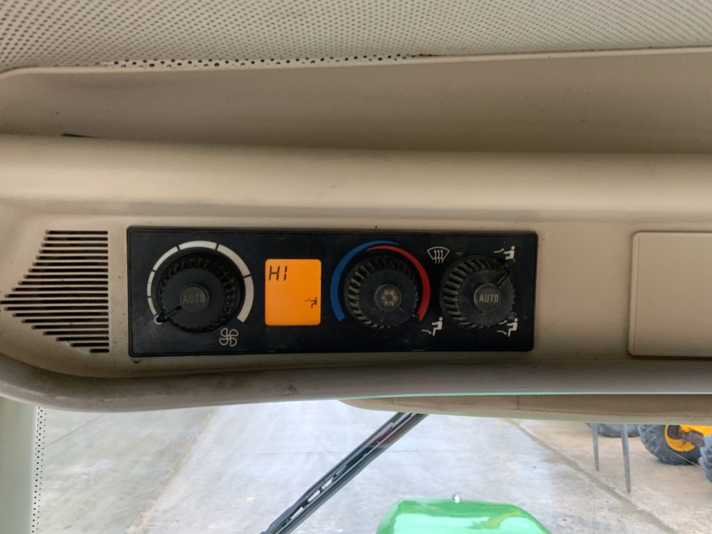 John Deere 6920 Tractor (ST25114)