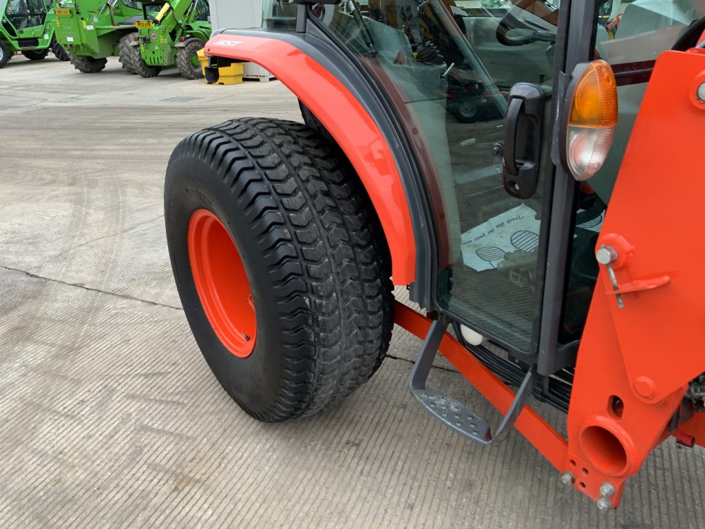 Kubota L2501 Tractor (ST25279)