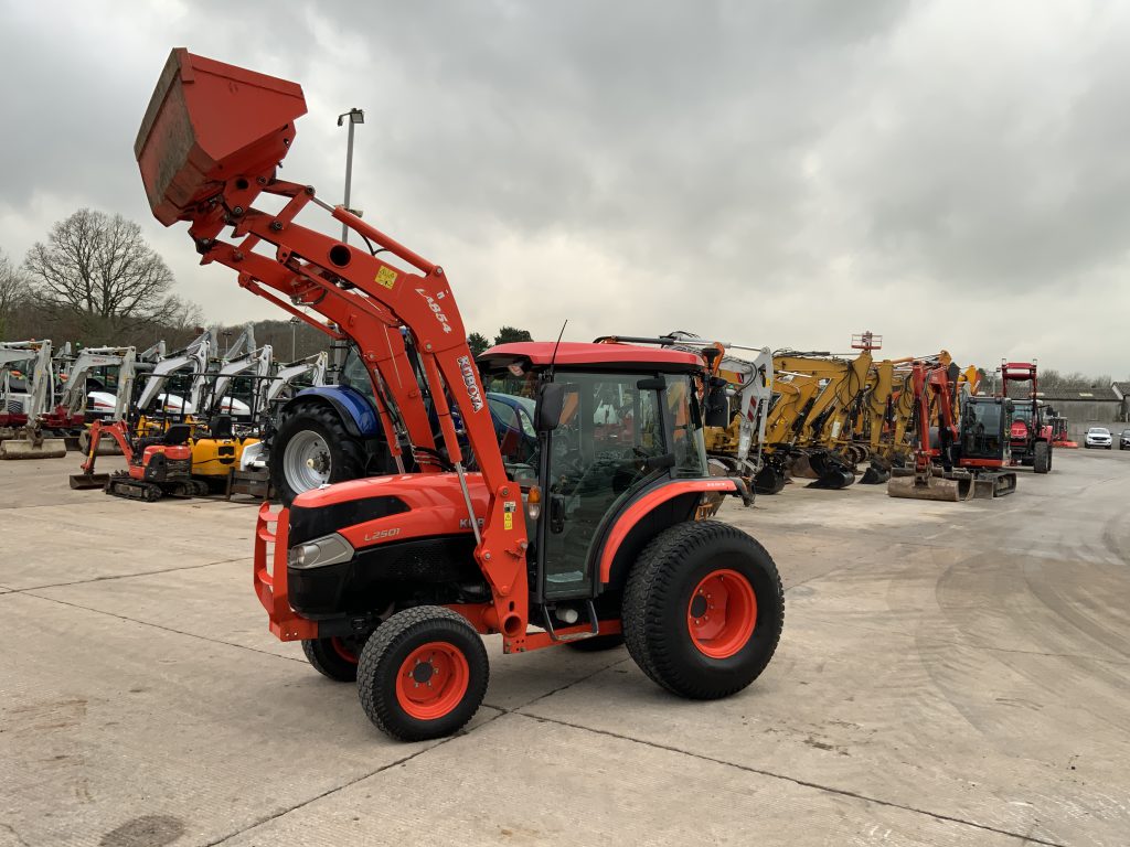 Kubota L2501 Tractor (ST25279)