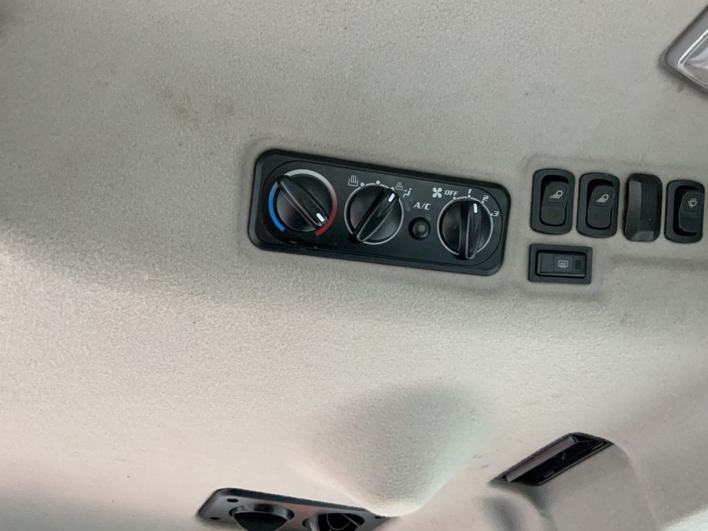 Kubota L2501 Tractor (ST25279)