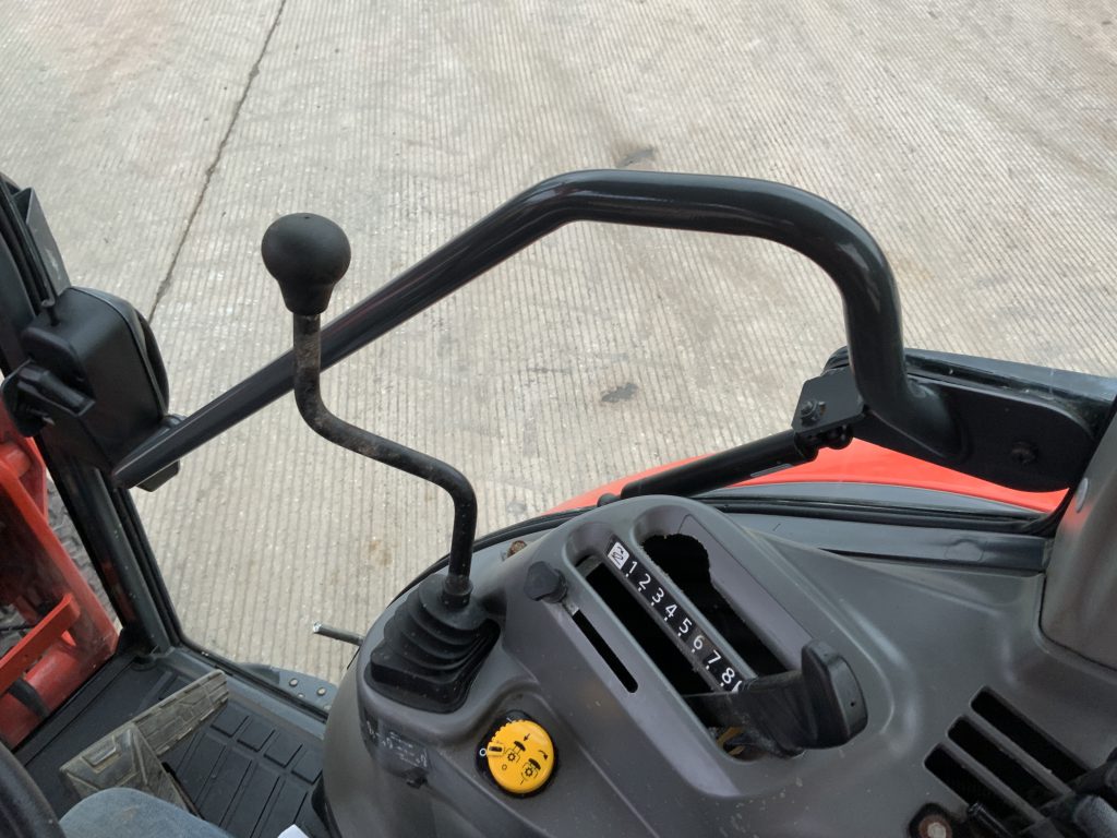 Kubota L2501 Tractor (ST25279)