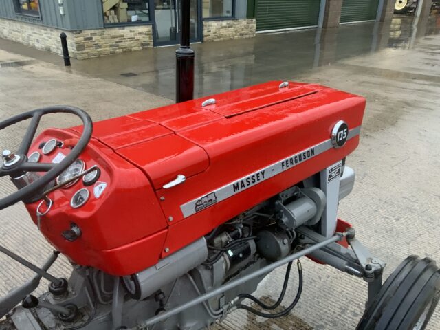 Massey Ferguson 135 Tractor