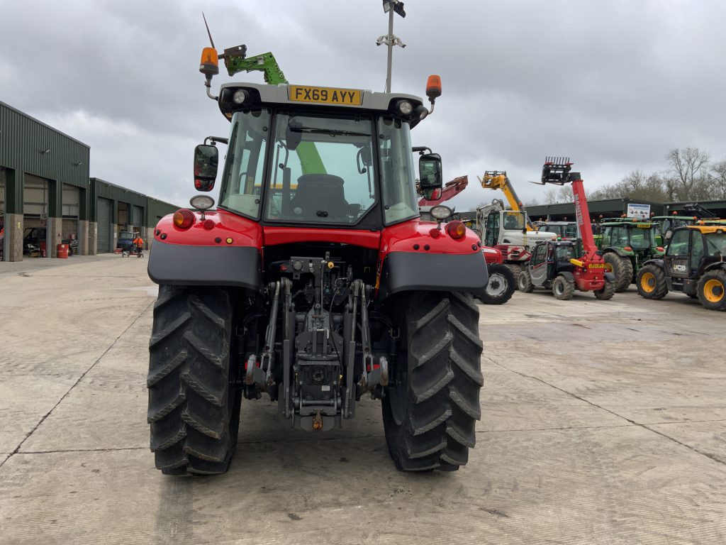 Massey Ferguson 6714S Dyna6 Tractor (ST25429)