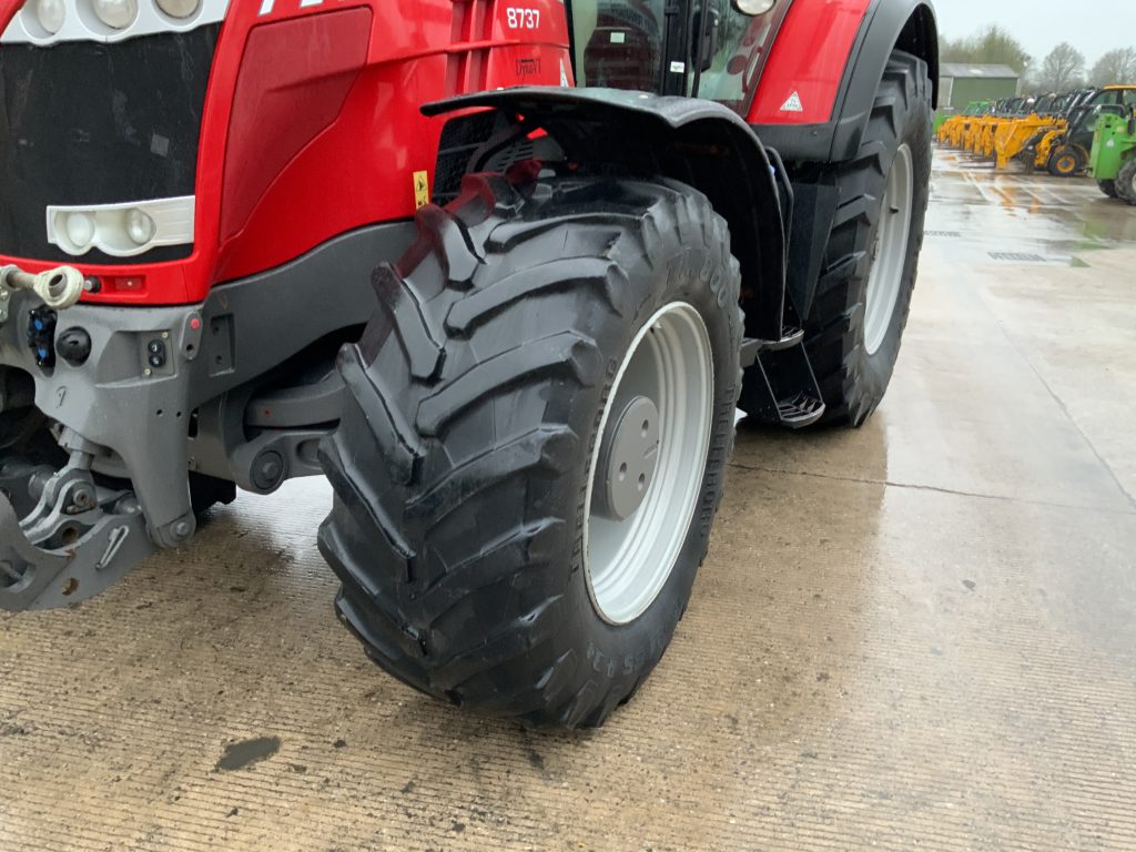 Massey Ferguson 8737 Dyna VT Tractor (ST25454)