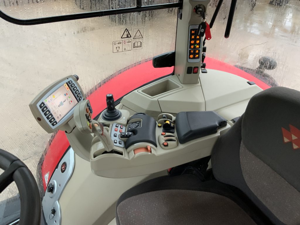 Massey Ferguson 8737 Dyna VT Tractor (ST25454)