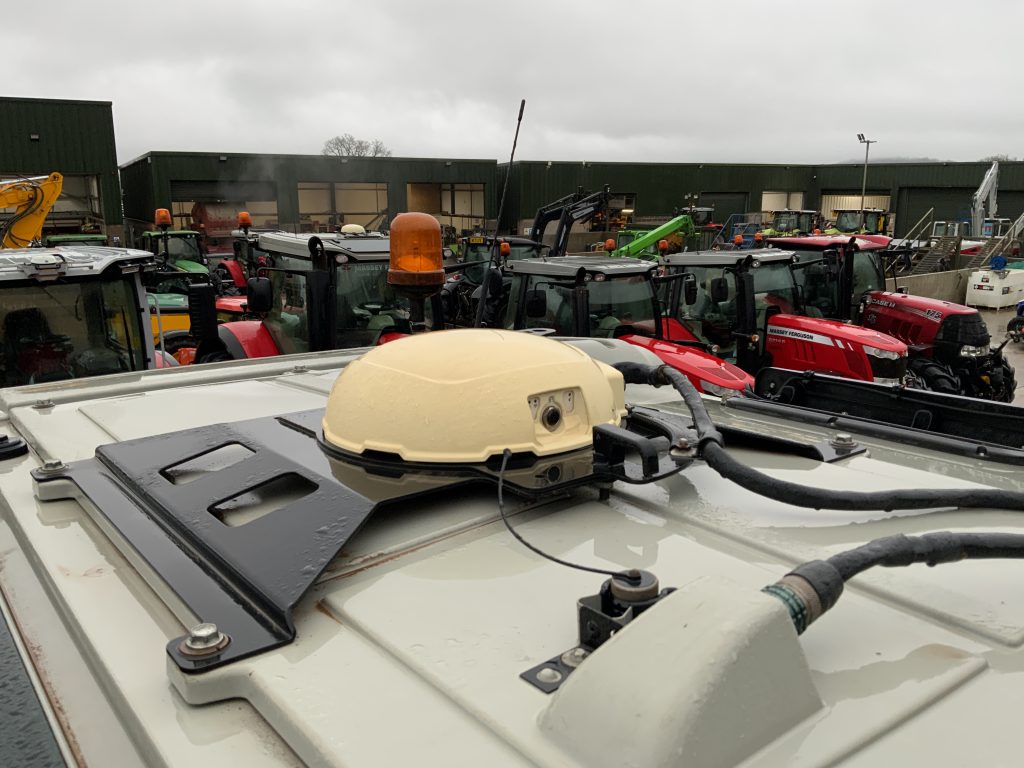 Massey Ferguson 8737 Dyna VT Tractor (ST25454)