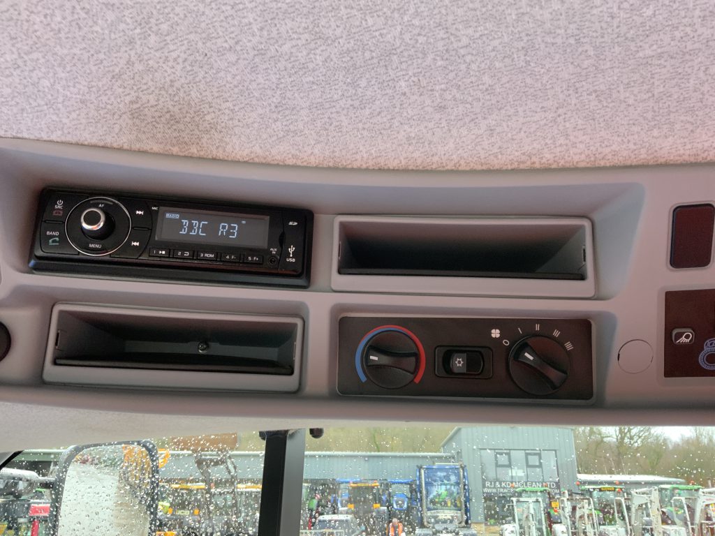 New Holland T7.210 Auto Command Tractor (ST25411)