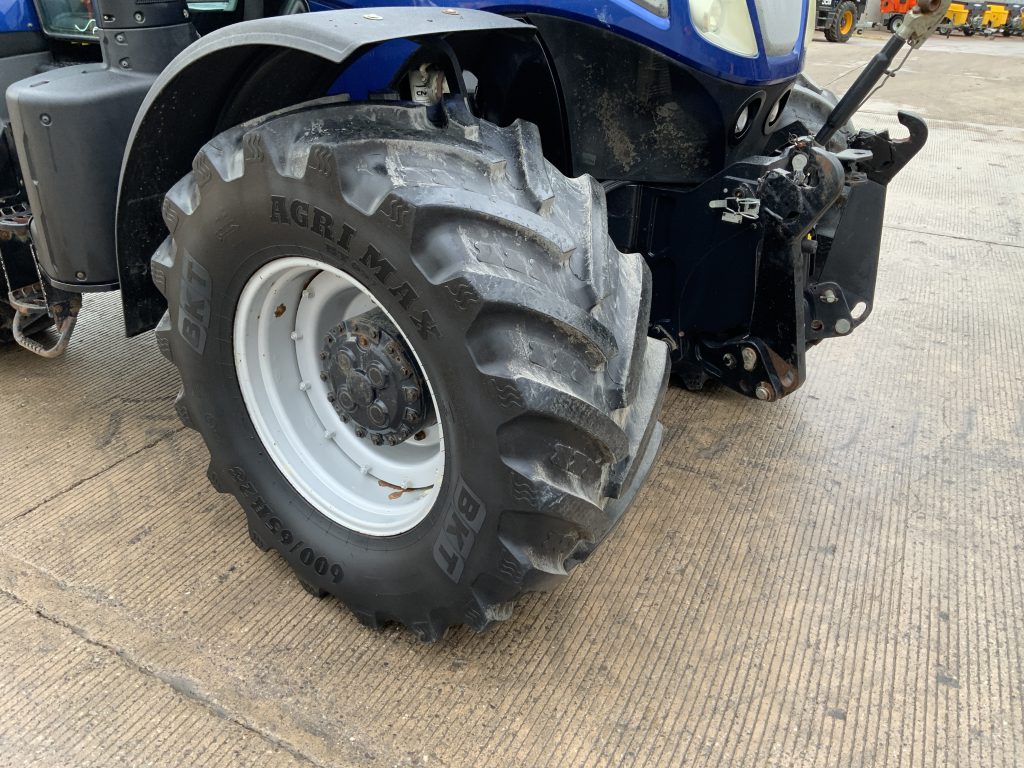 New Holland T7.270 Blue power Tractor (ST25396)