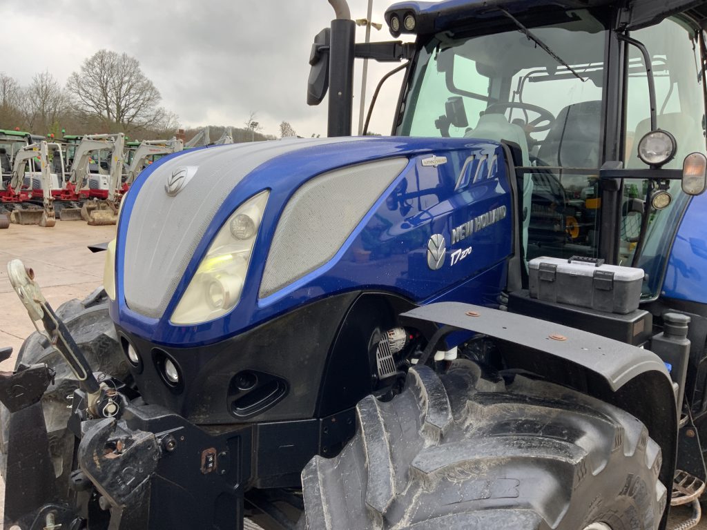 New Holland T7.270 Blue power Tractor (ST25396)