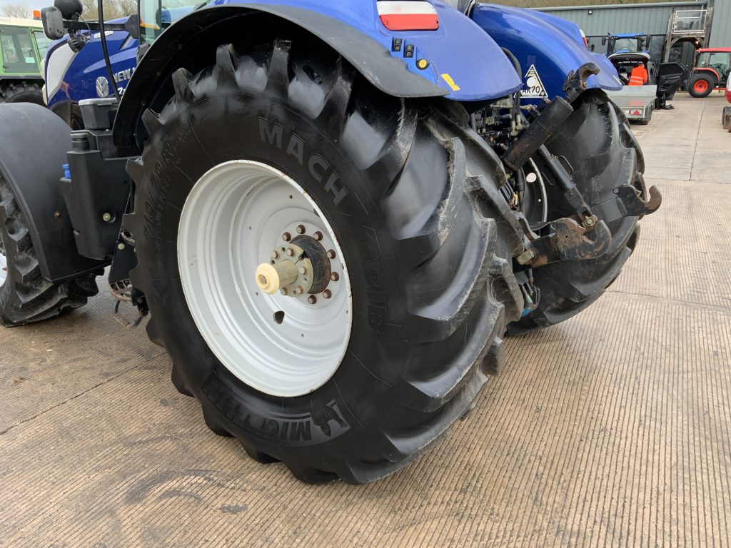 New Holland T7.270 Blue power Tractor (ST25396)