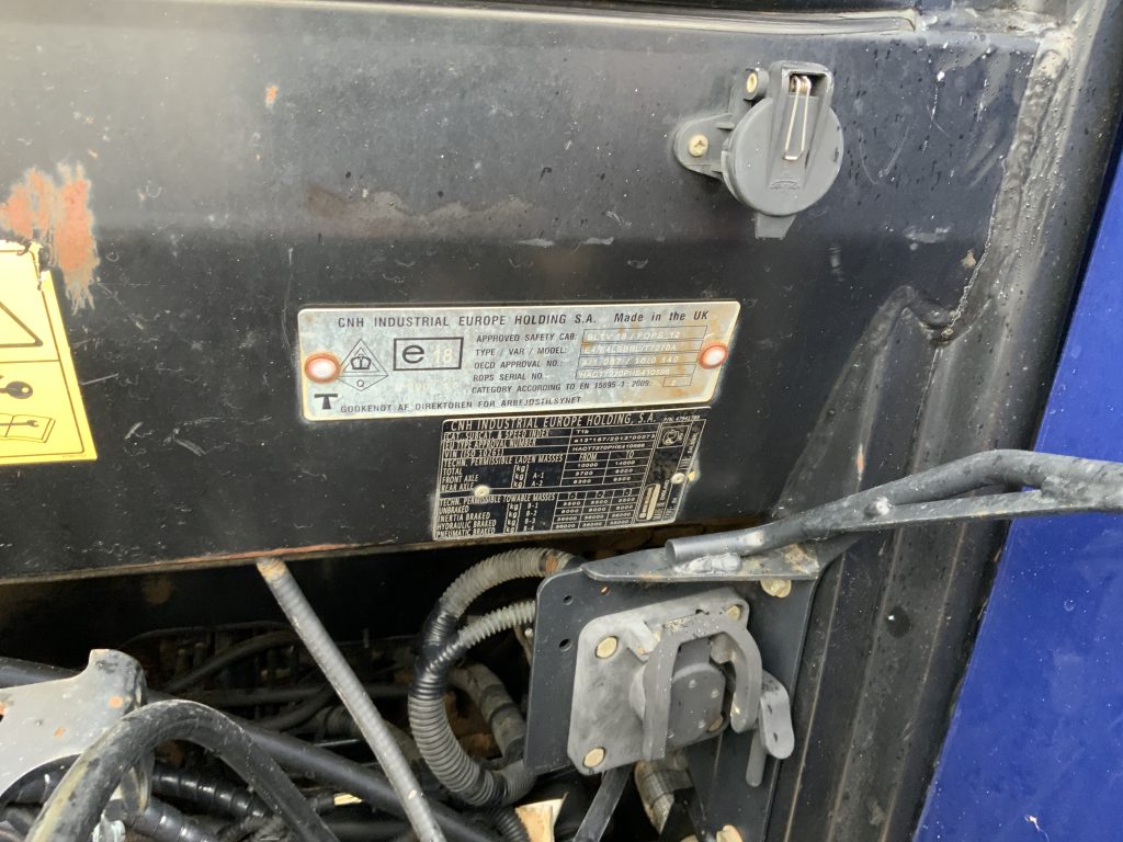 New Holland T7.270 Blue power Tractor (ST25396)