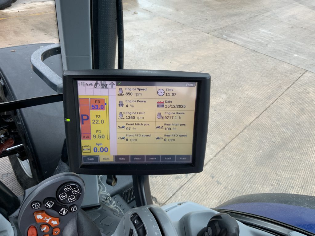 New Holland T7.270 Blue power Tractor (ST25396)