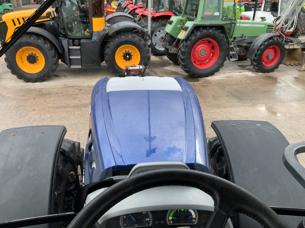 New Holland T7.270 Blue power Tractor (ST25396)