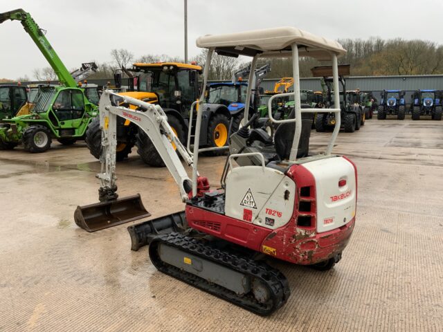 Takeuchi TB216 Digger (ST25266)