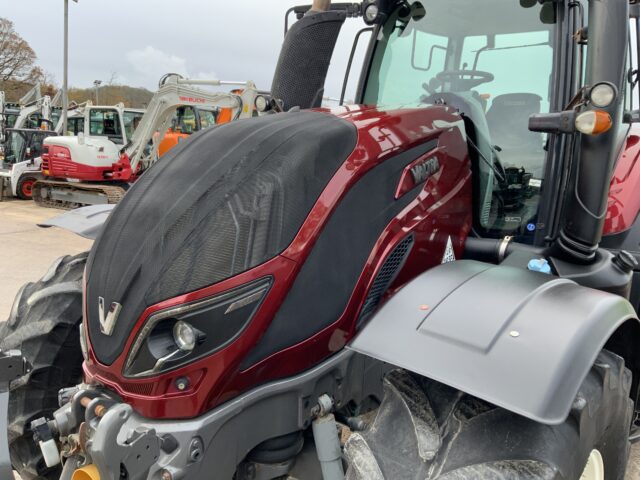 Valtra T154 Active Tractor (ST25061)