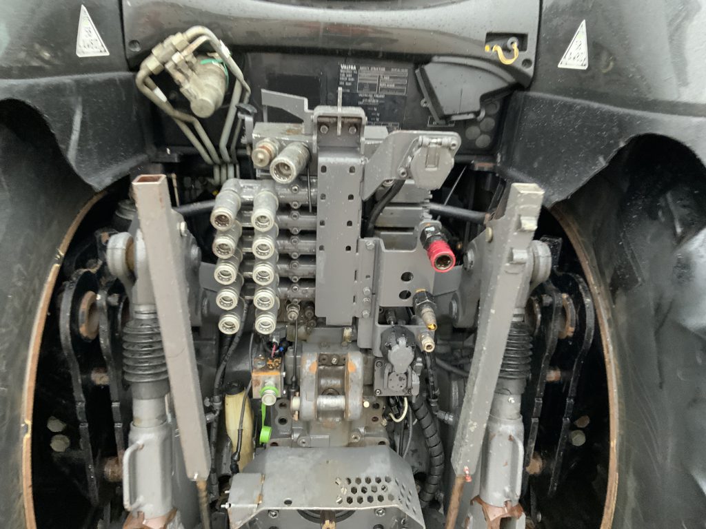 Valtra T234 Unlimited Twin Track Revers Drive Tractor (ST25407)