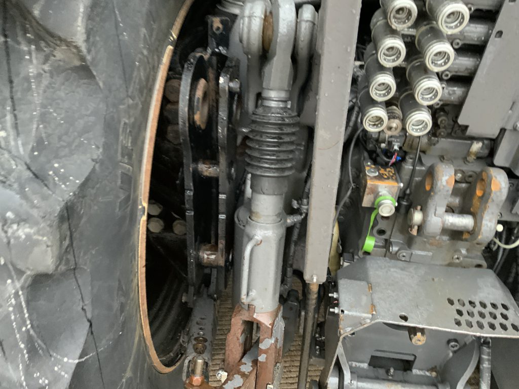 Valtra T234 Unlimited Twin Track Revers Drive Tractor (ST25407)