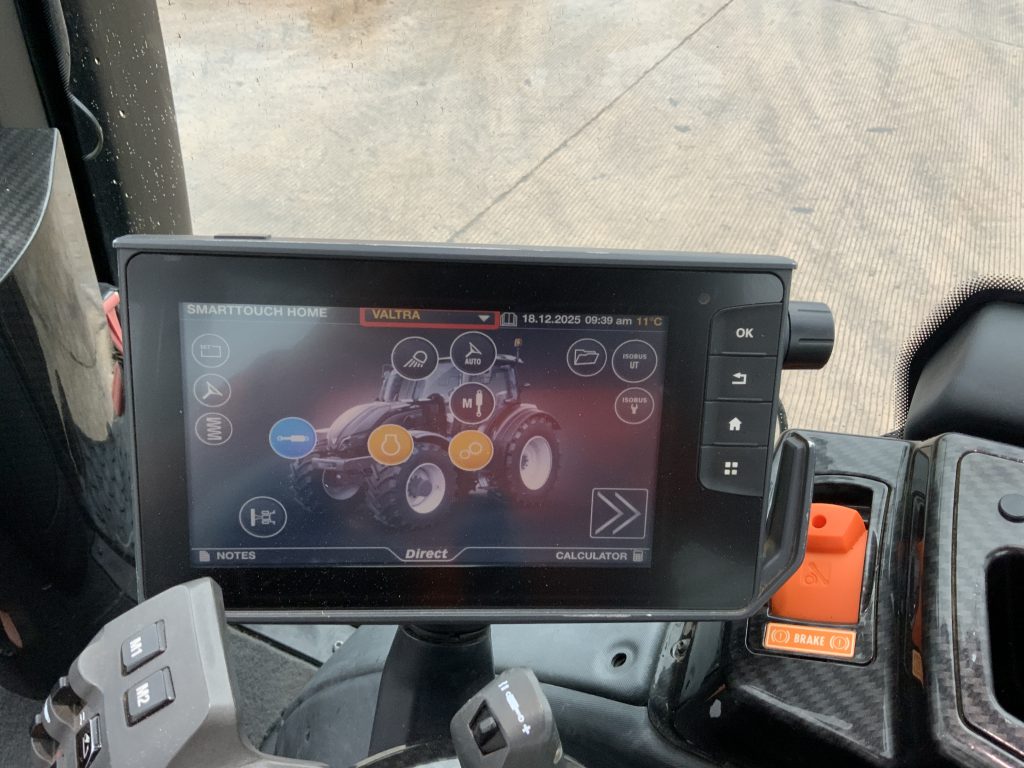 Valtra T234 Unlimited Twin Track Revers Drive Tractor (ST25407)