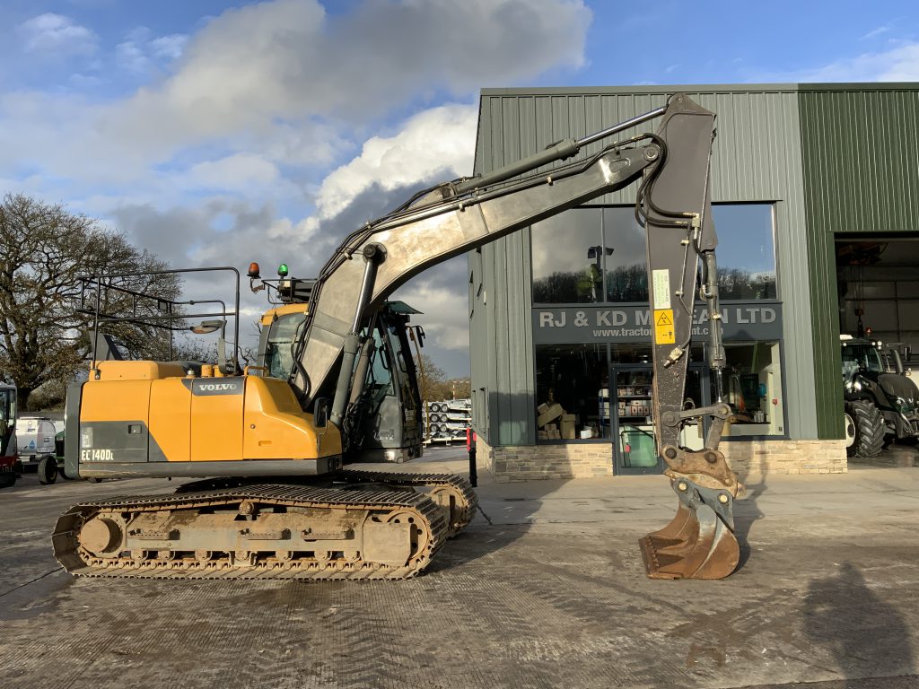Volvo EC140 DL Digger (ST25193)