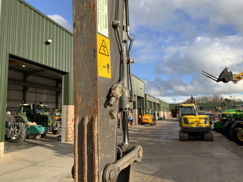 Volvo EC140 DL Digger (ST25193)