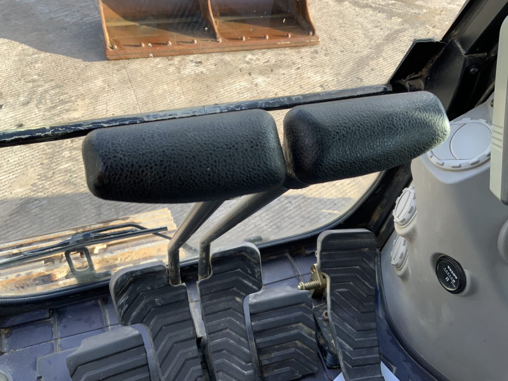 Volvo EC140 DL Digger (ST25193)