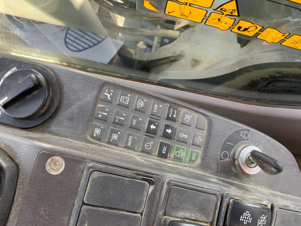 Volvo EC140 DL Digger (ST25193)