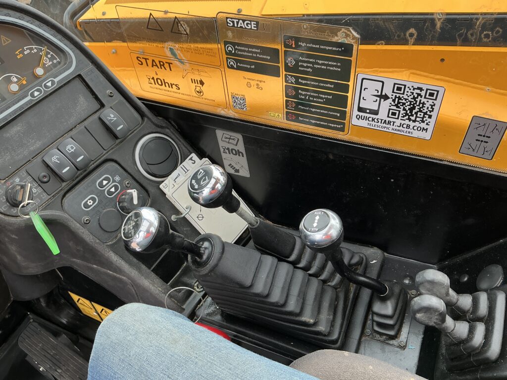JCB 540-140 Hi Viz Telehandler (ST25370)