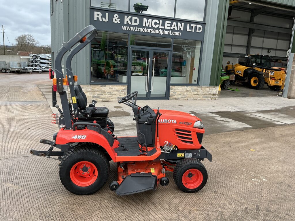Kubota B2350 Compact Tractor (ST25524)