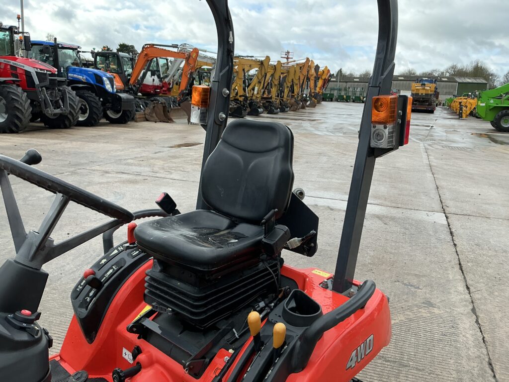 Kubota B2350 Compact Tractor (ST25524)