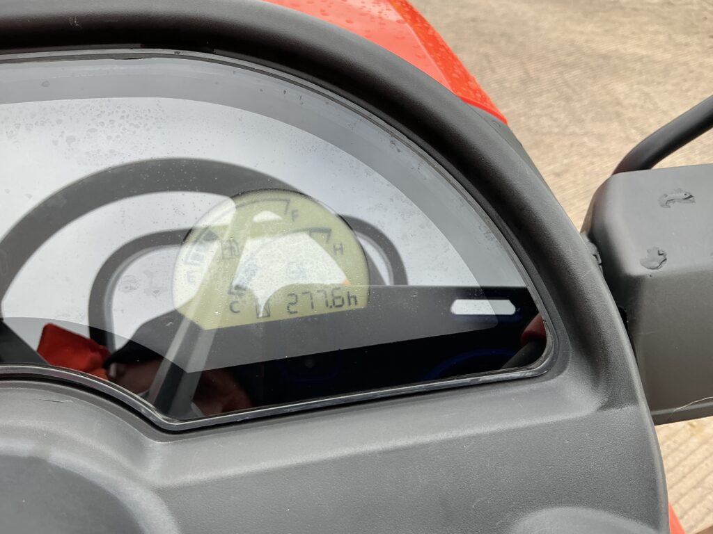 Kubota B2350 Compact Tractor (ST25524)