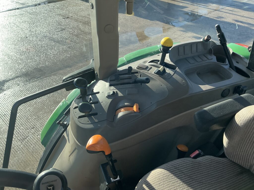 John Deere 5070M Tractor (ST25375)