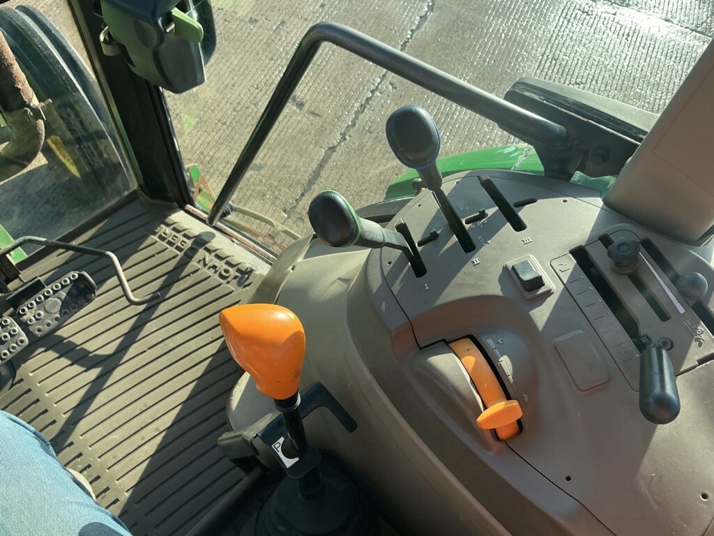 John Deere 5070M Tractor (ST25375)