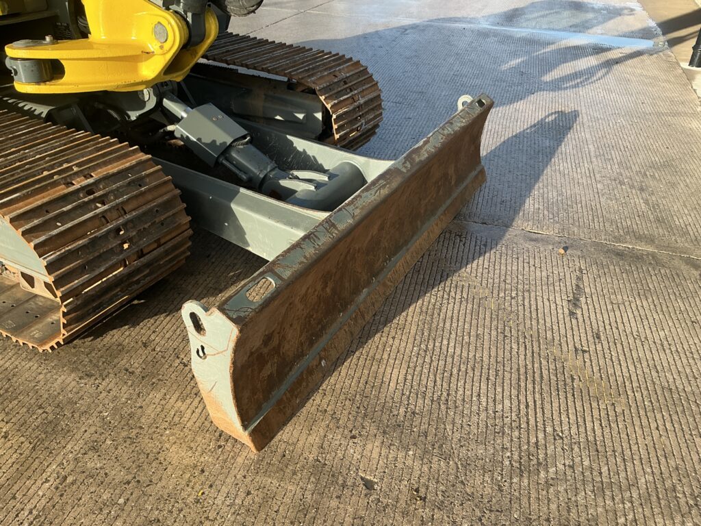 Wacker Neuson ET90 C/W Engon Tilt Rotator Digger (ST25445)