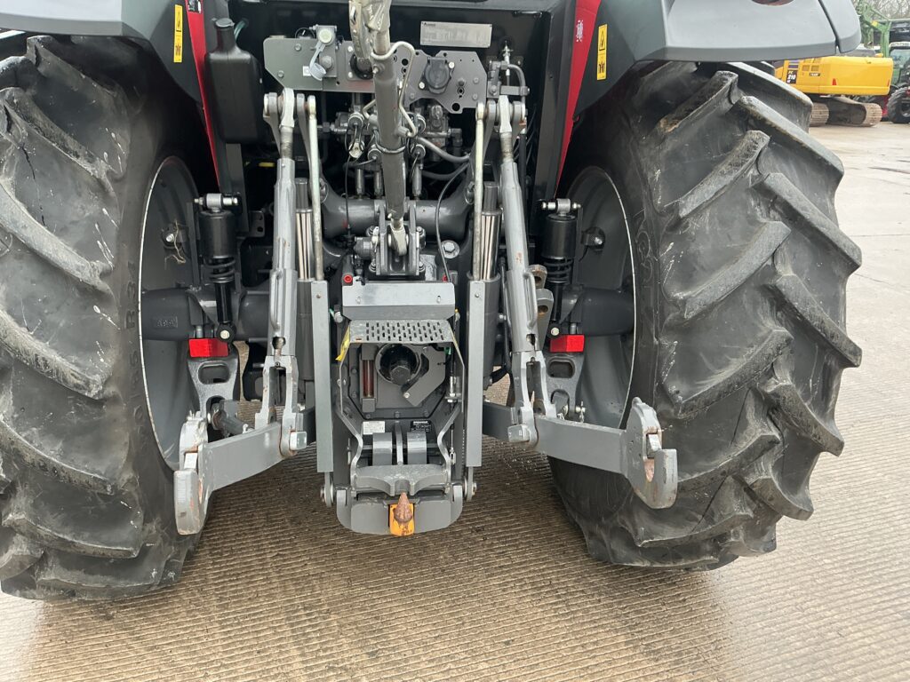 Massey Ferguson 5709 Dyna 4 Tractor (ST25610)