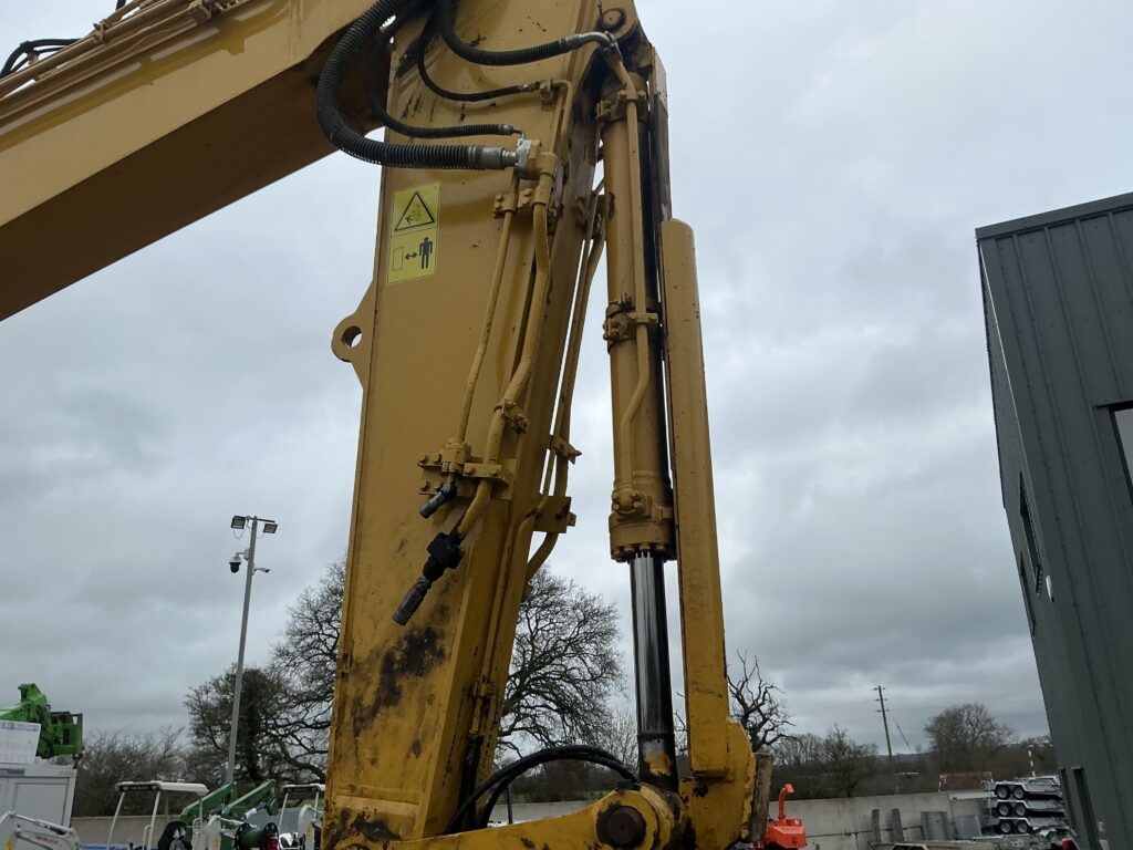 PC210 LC-10 Plus Digger