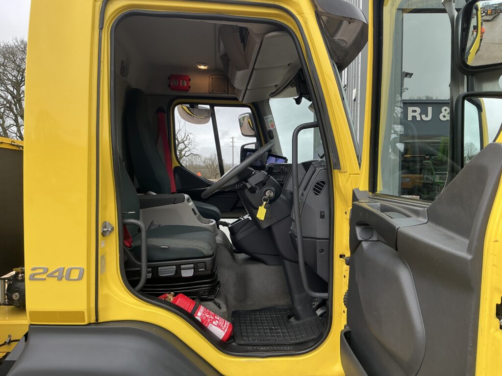 Volvo FL240 Plant Lorry (ST25598)