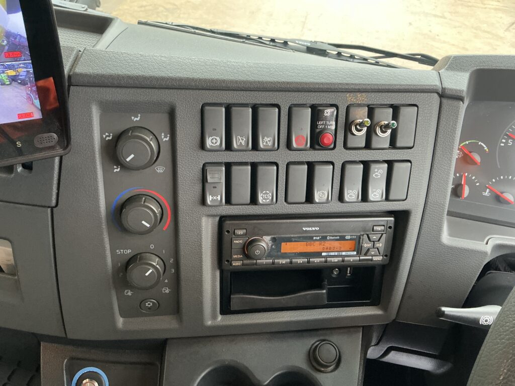 Volvo FL240 Plant Lorry (ST25598)