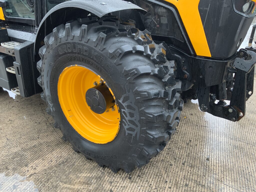 JCB 4220 Fastrac Tractor (ST24701)