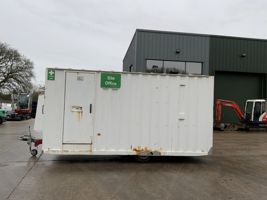 Boss Cabins Ground Hog Welfare Unit (ST25284)