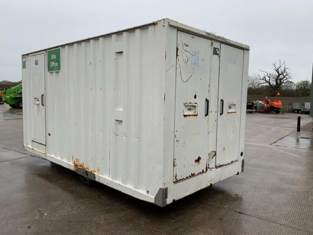 Boss Cabins Ground Hog Welfare Unit (ST25284)