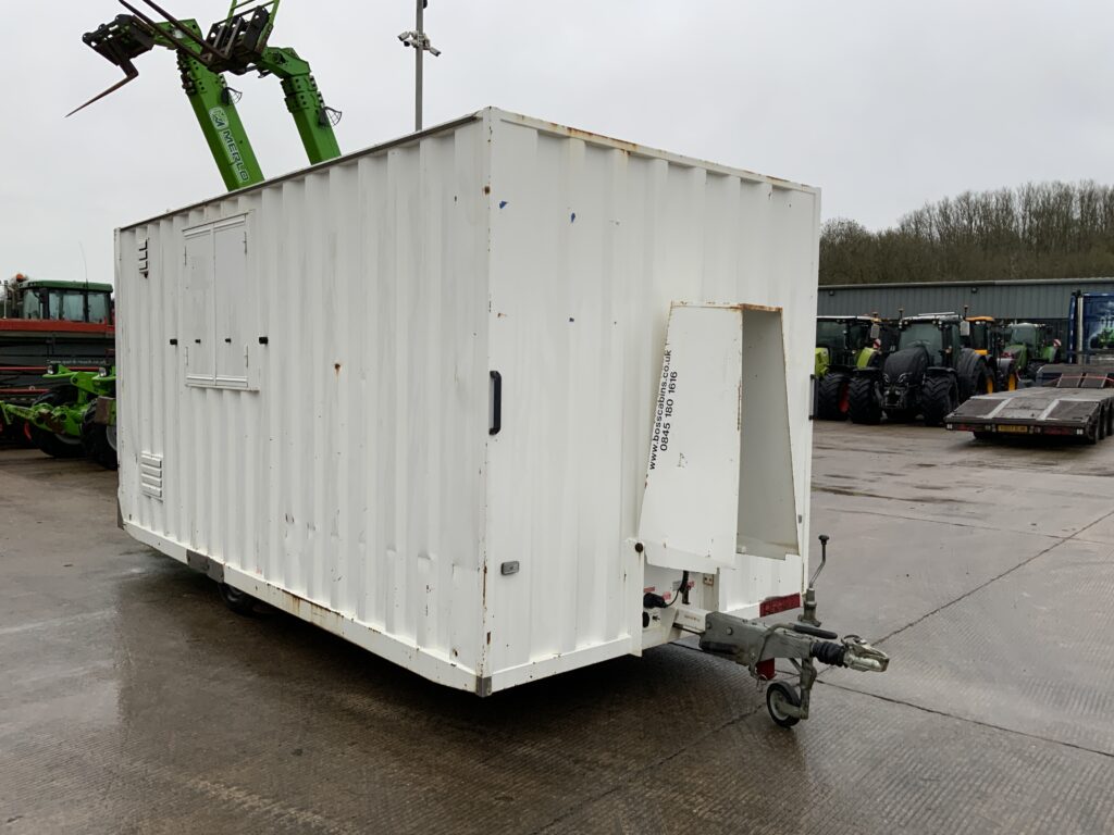 Boss Cabins Ground Hog Welfare Unit (ST25284)