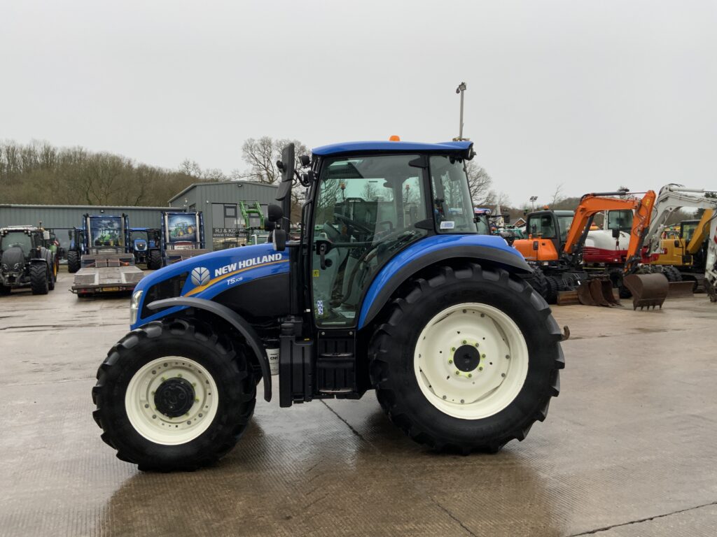 New Holland T5.105 Tractor (ST25453)