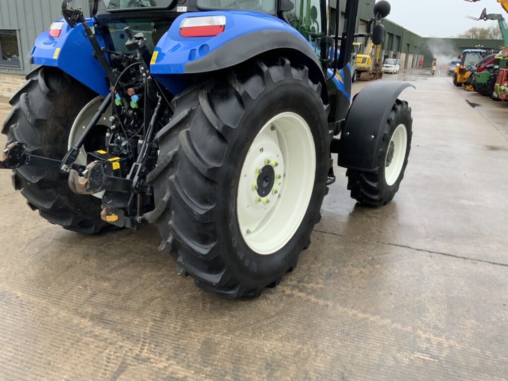 New Holland T5.105 Tractor (ST25453)