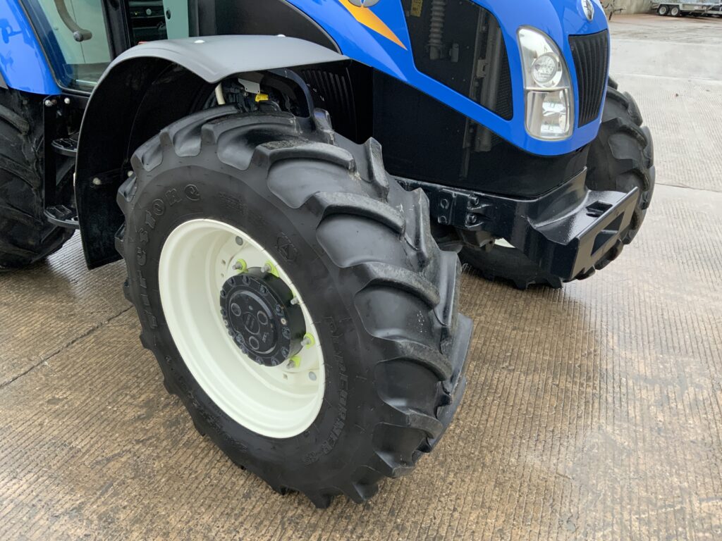 New Holland T5.105 Tractor (ST25453)