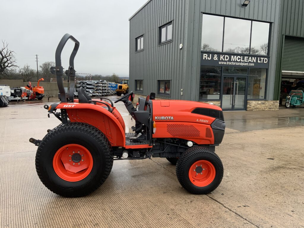 Kubota L1501 Compact Tractor (ST25502)