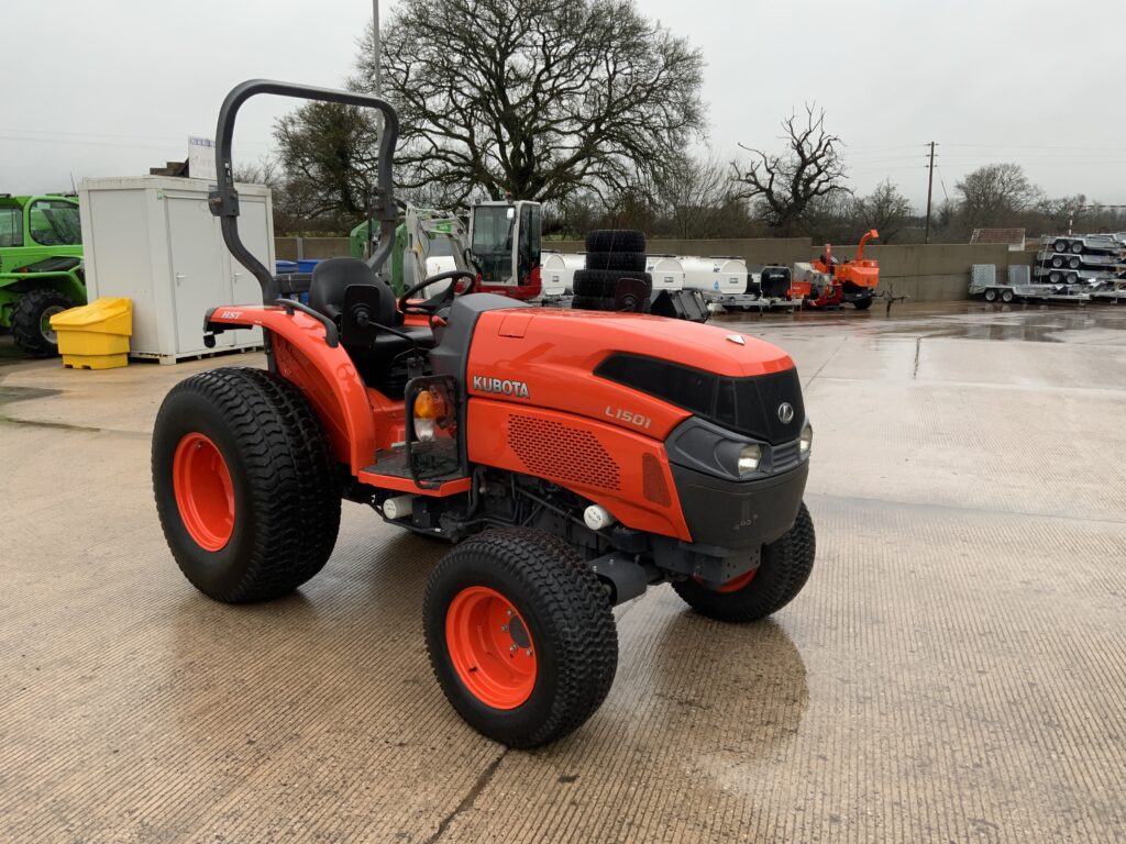 Kubota L1501 Compact Tractor (ST25502)