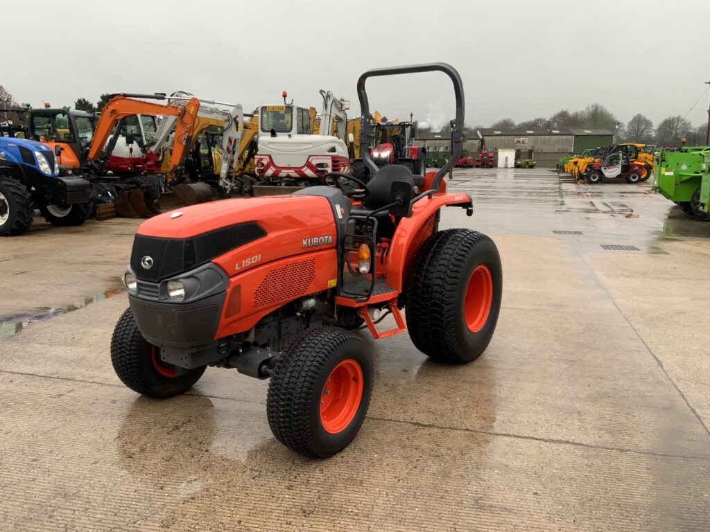 Kubota L1501 Compact Tractor (ST25502)